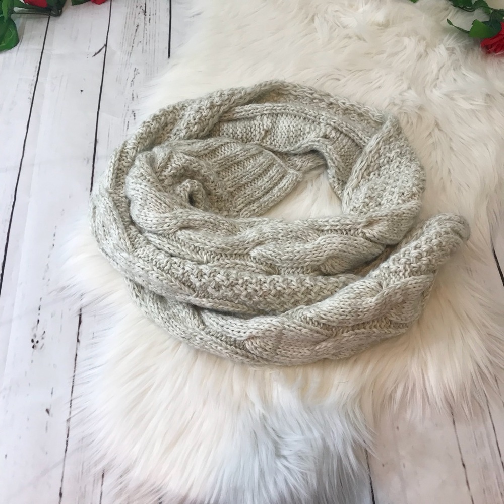 Sonoma oatmeal thick knit scarf